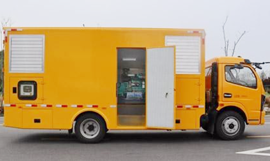 东风多利卡50-100KW移动电源车
