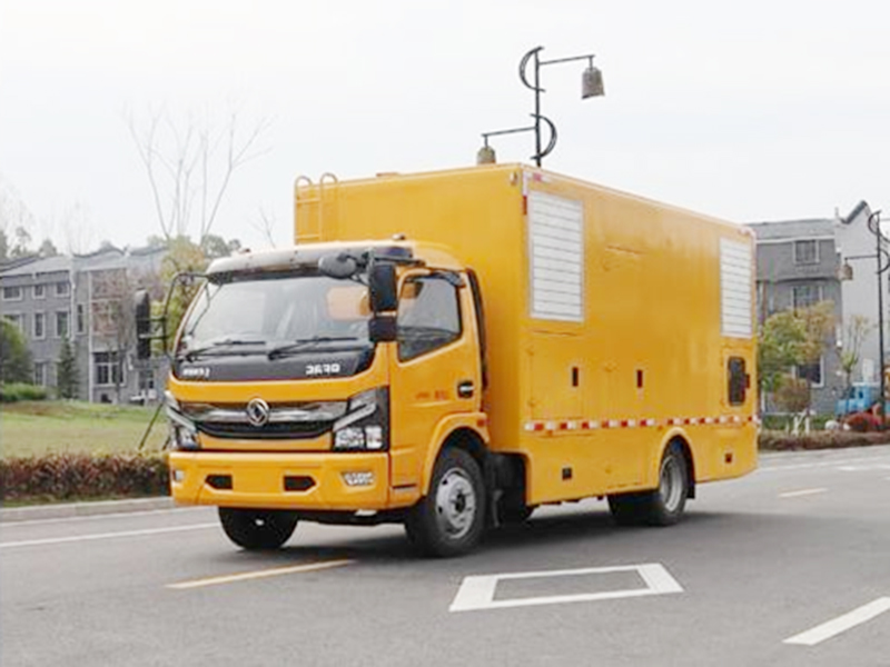 东风多利卡50-100KW移动电源车