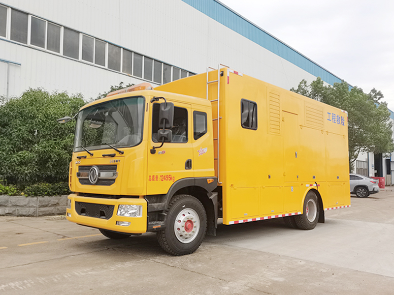东风多利卡3000方排水车（休息室）