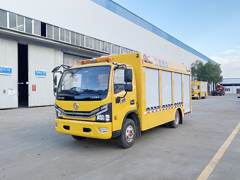 多利卡D7 1600方排水车（自吸便携）