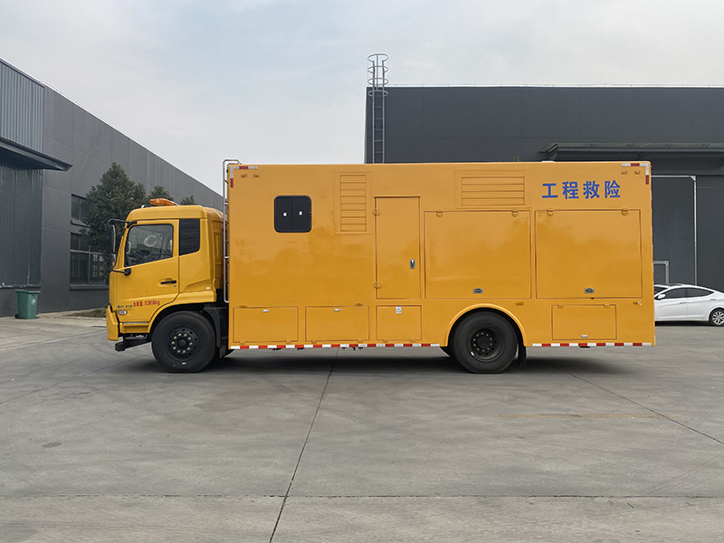 东风天锦3000方排水车（休息室）