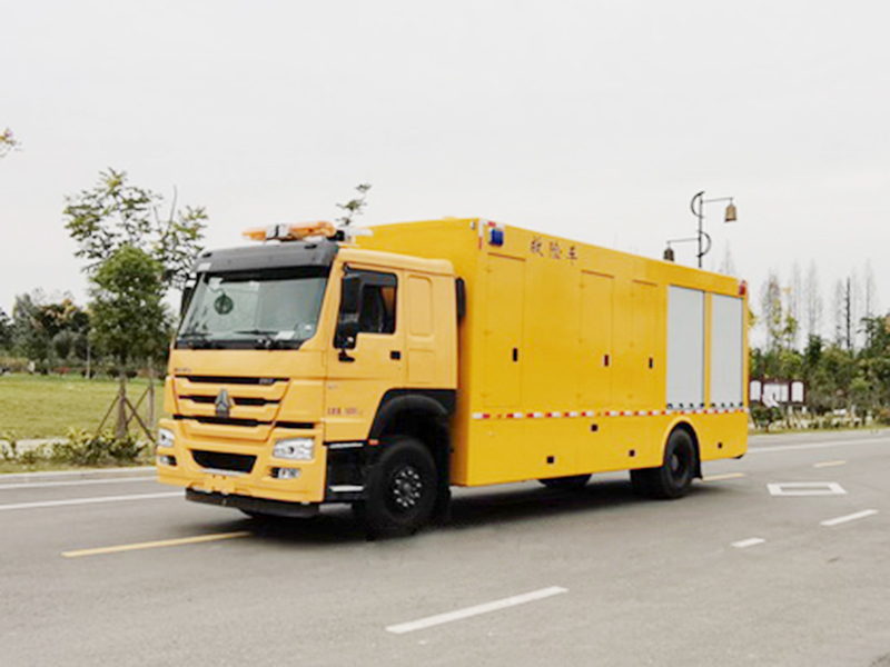重汽豪沃救险车