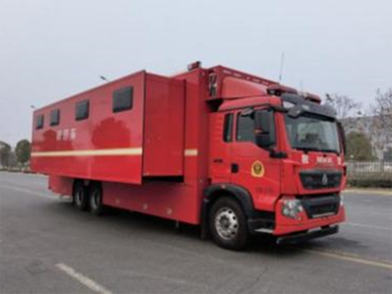 重汽豪沃后双桥30-32人宿营车