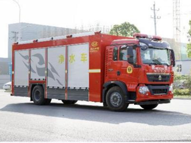 重汽豪沃净水车